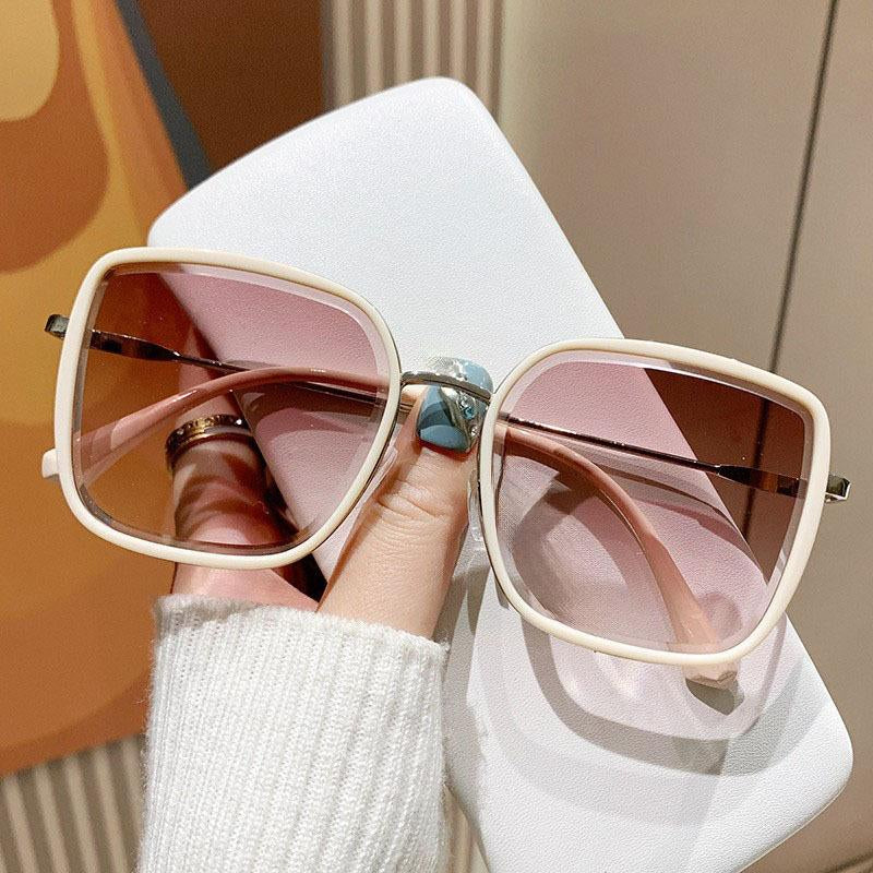 2025 New Gradient Color High-End Large Frame Sunglasses Bare Face Slim Personality Net Celebrity Anti-Ultraviolet Female Sunglasses