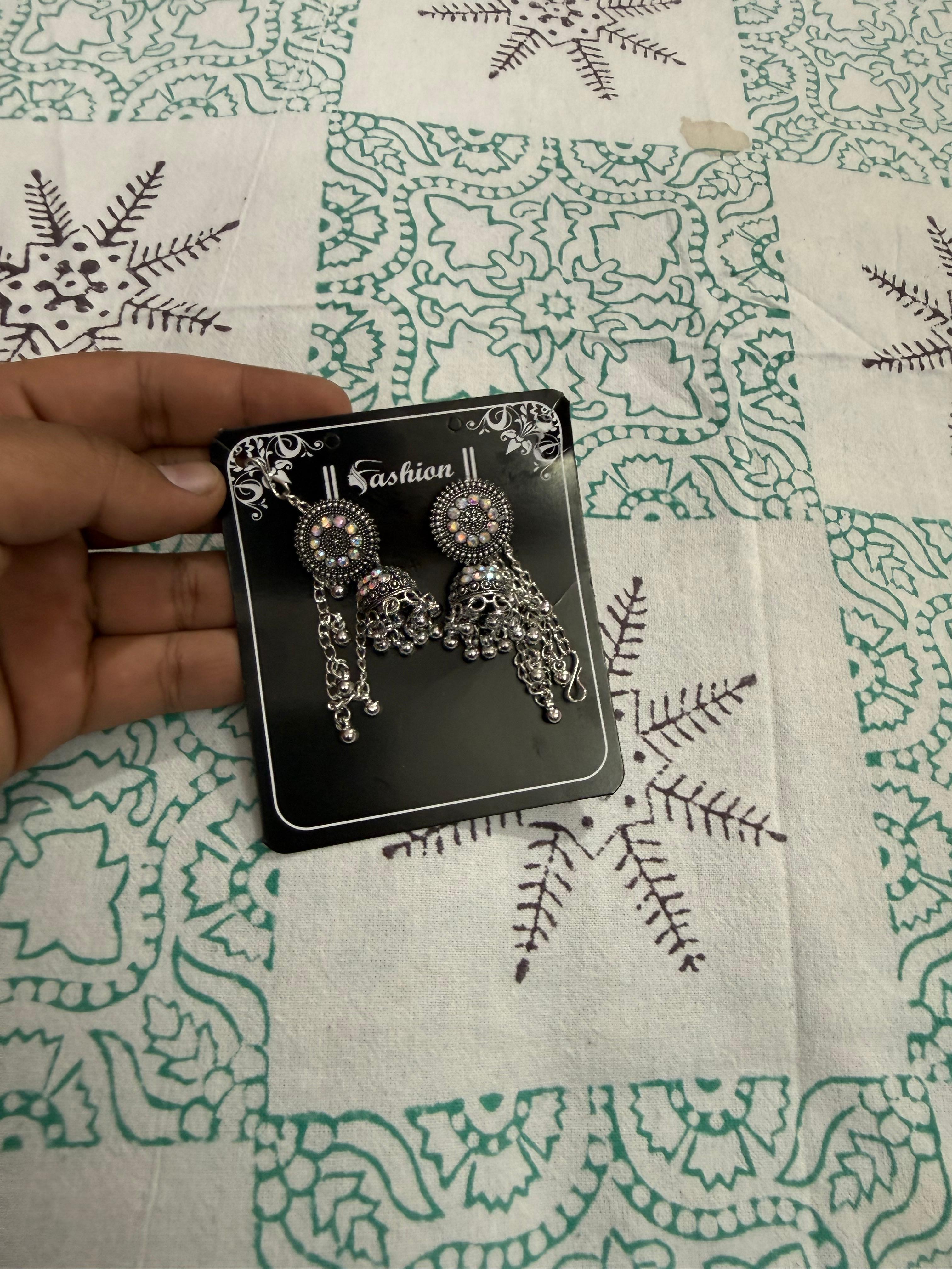 Latkan earings (silver colored) anti-tarnished
